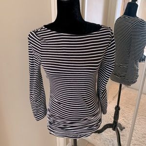 Micheal kors black & white pullover